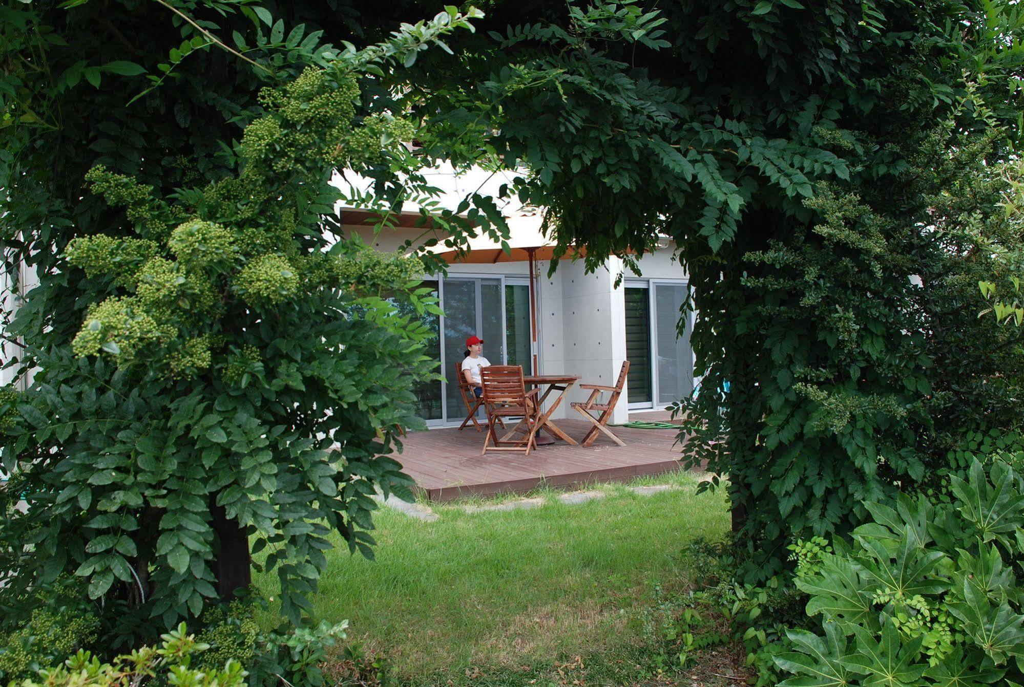 Jeju Eco Suites Seogwipo Exterior foto