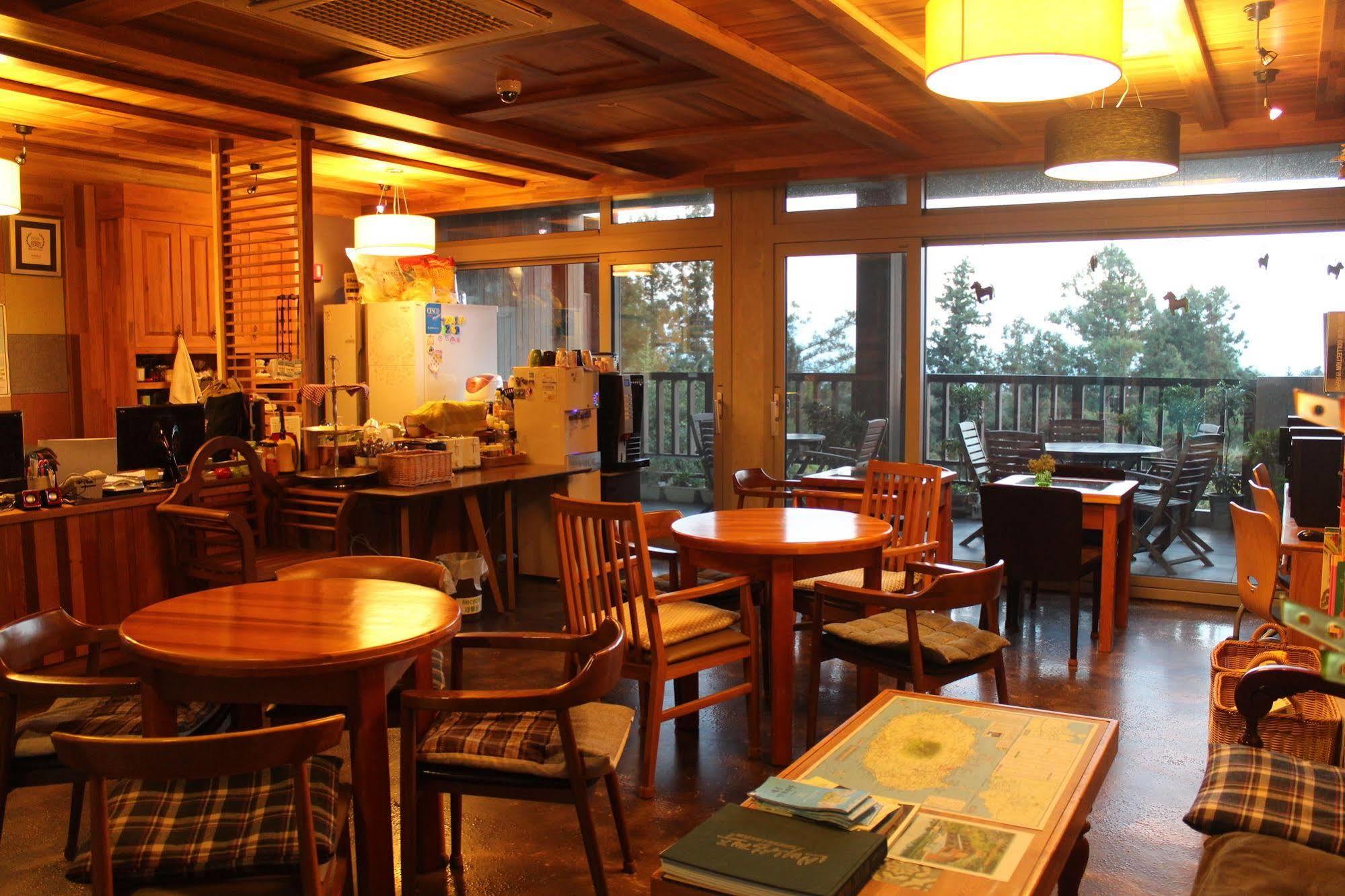 Jeju Eco Suites Seogwipo Exterior foto